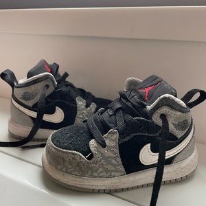 Baby/toddler nike shoes size 5C